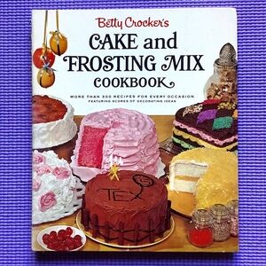 Vintage 1966 BETTY CROCKER’S CAKE and FROSTING MIX COOKBOOK
